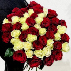 51 белая и красная роза (70 см)